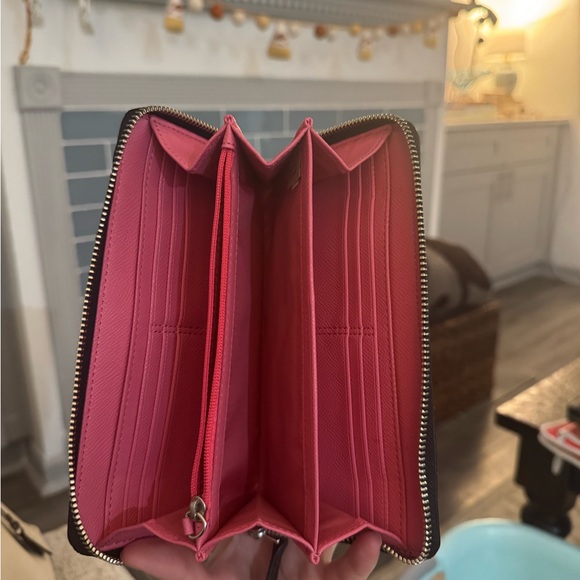 Coach Heart Wallet - Picture 6 of 6